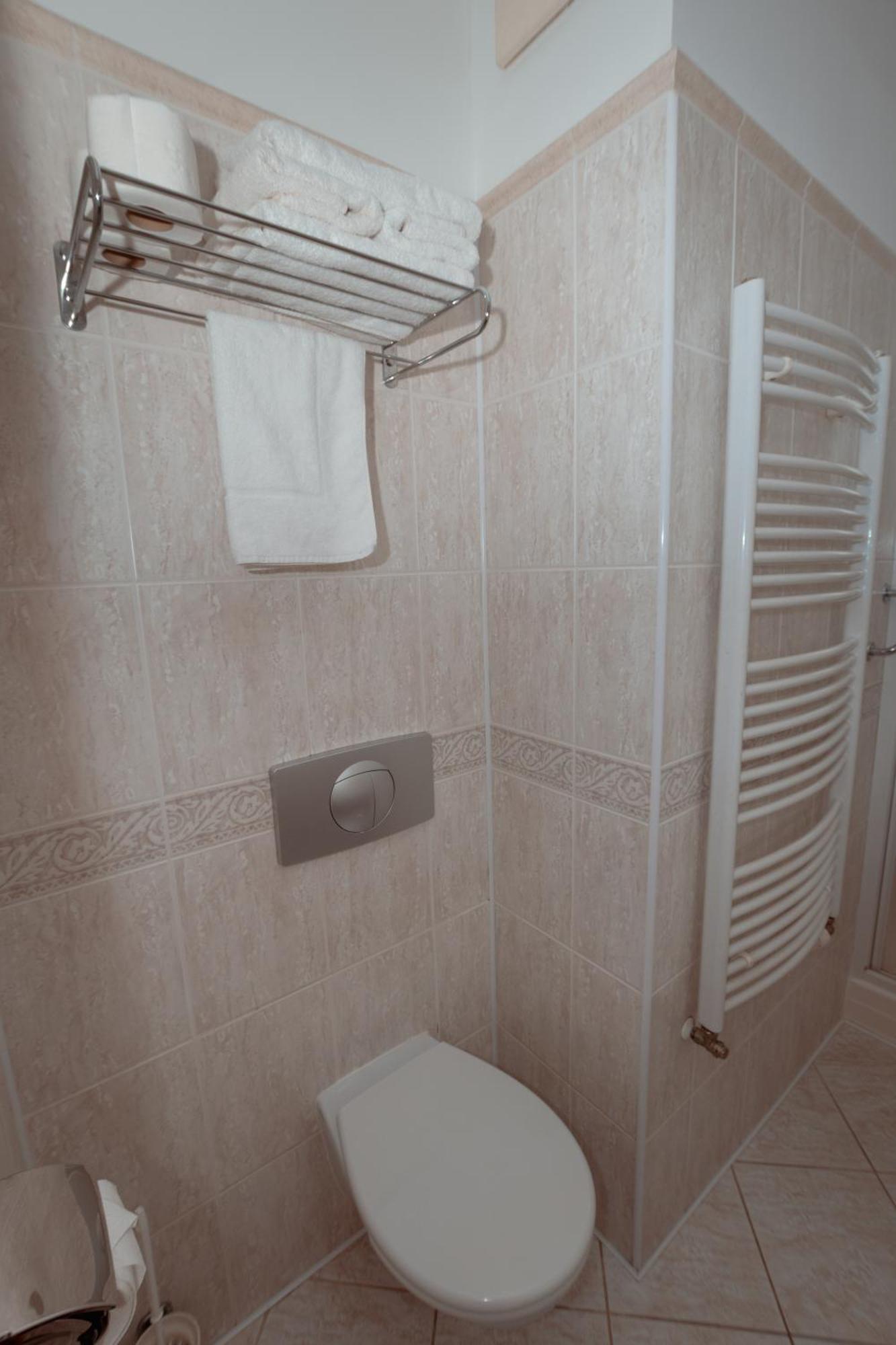 Penzion Fan Karlovy Vary Bagian luar foto
