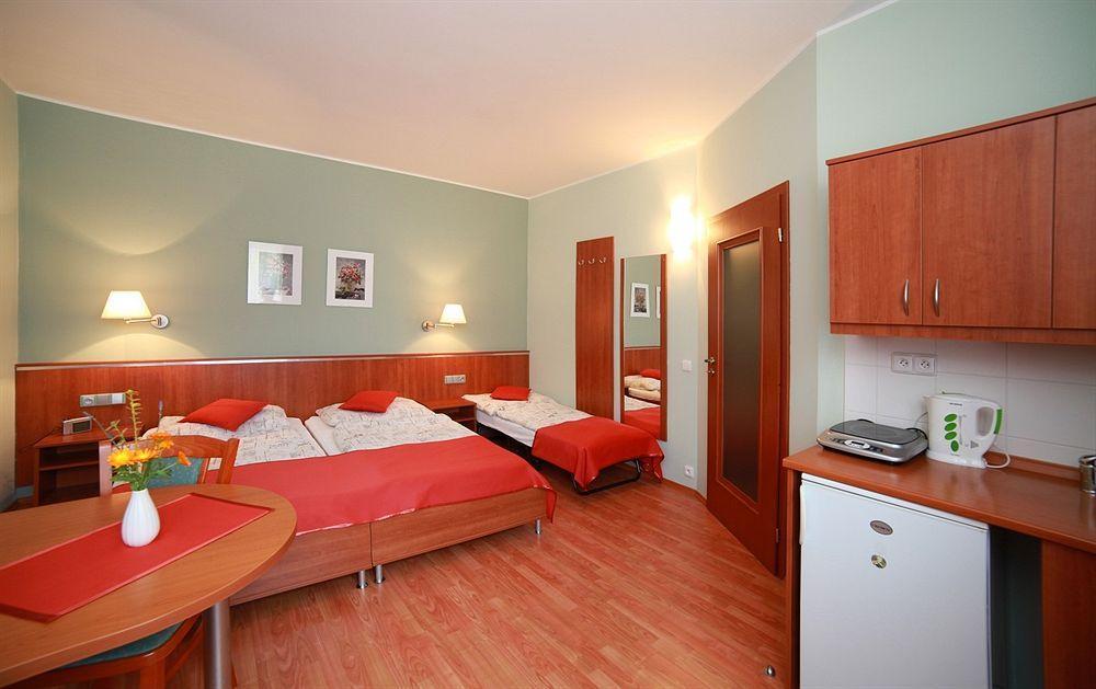 Penzion Fan Karlovy Vary Bagian luar foto