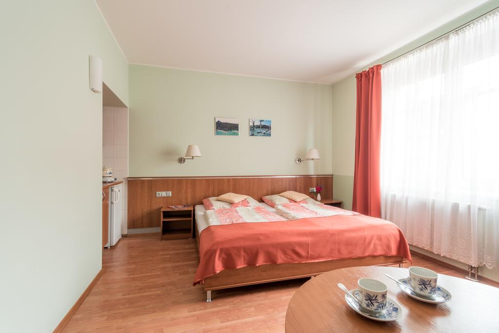 Penzion Fan Karlovy Vary Bagian luar foto