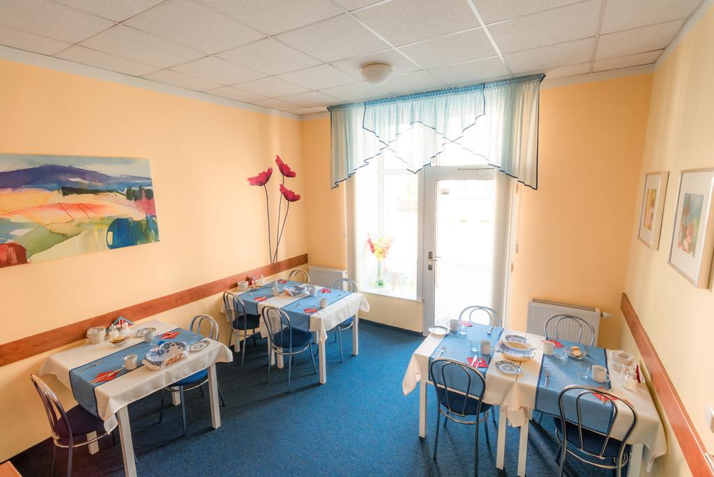 Penzion Fan Karlovy Vary Bagian luar foto