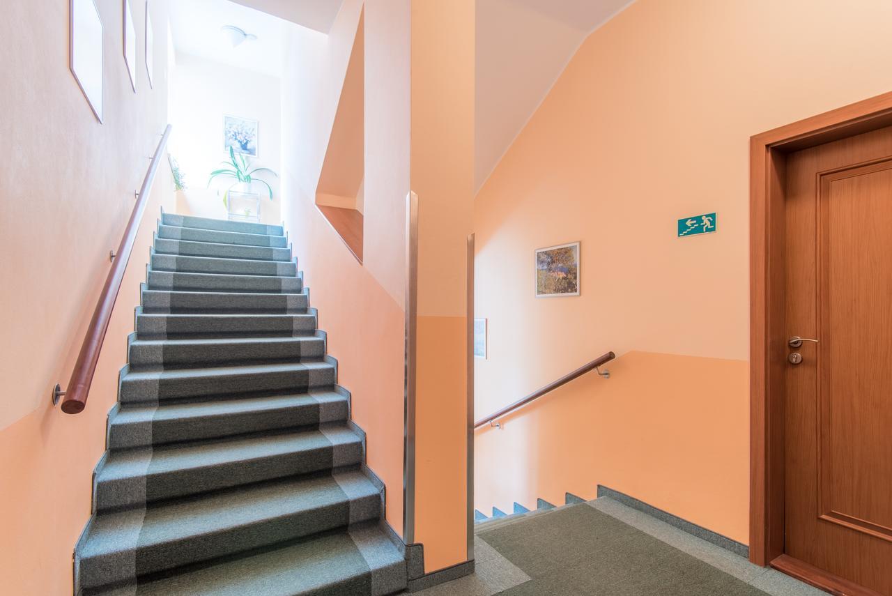 Penzion Fan Karlovy Vary Bagian luar foto