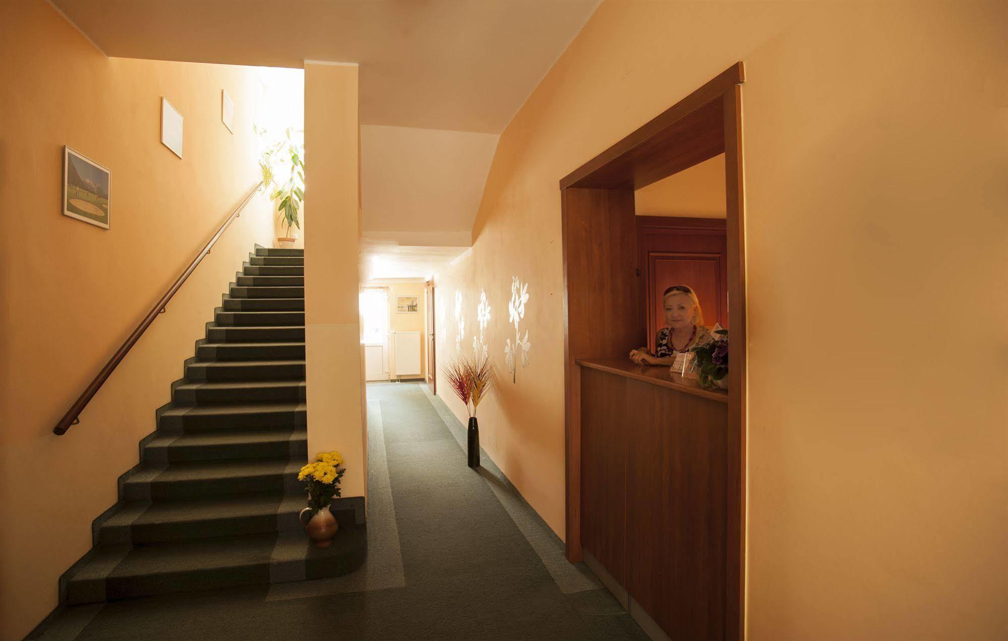 Penzion Fan Karlovy Vary Bagian luar foto